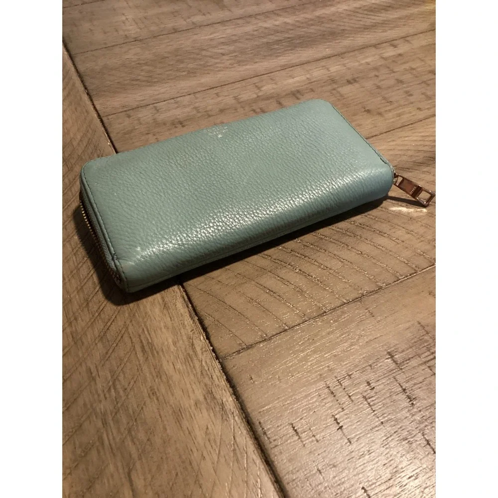 Fossil logan zip